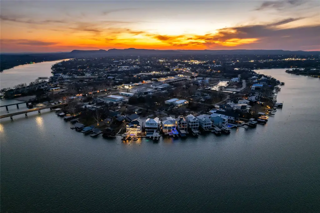 140 Riverbend, Kingsland