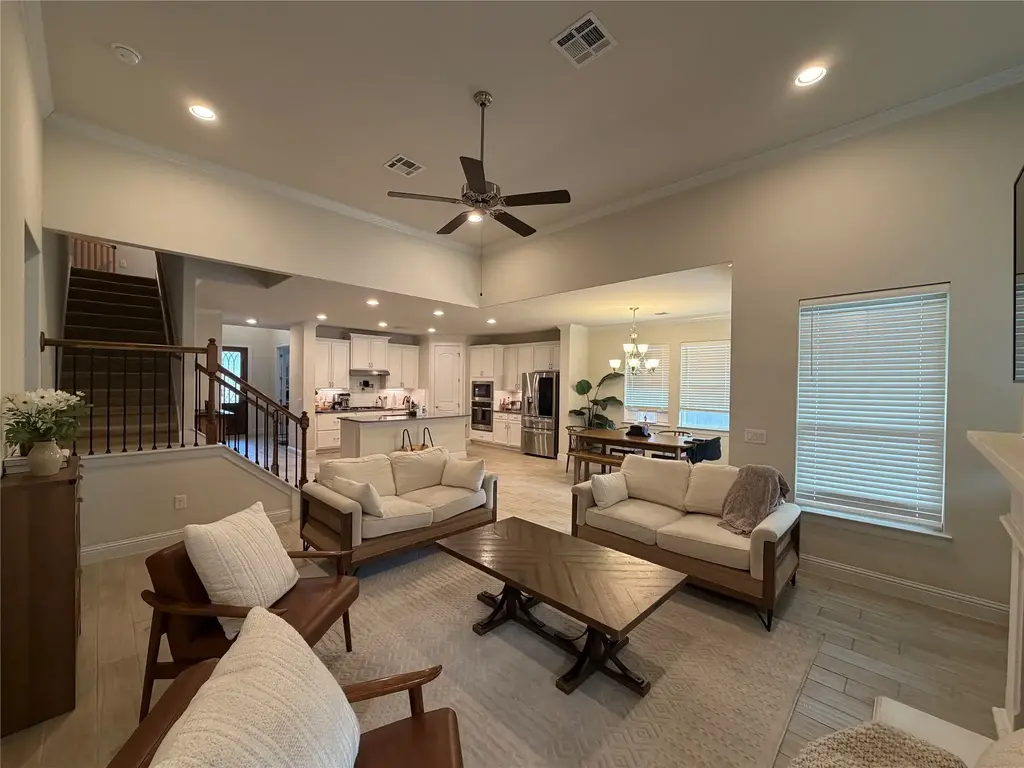 8709 Moccasin Path, Austin