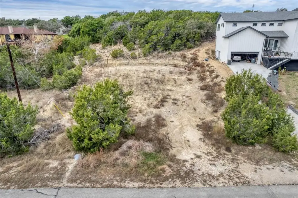 312 Alloway Dr, Spicewood