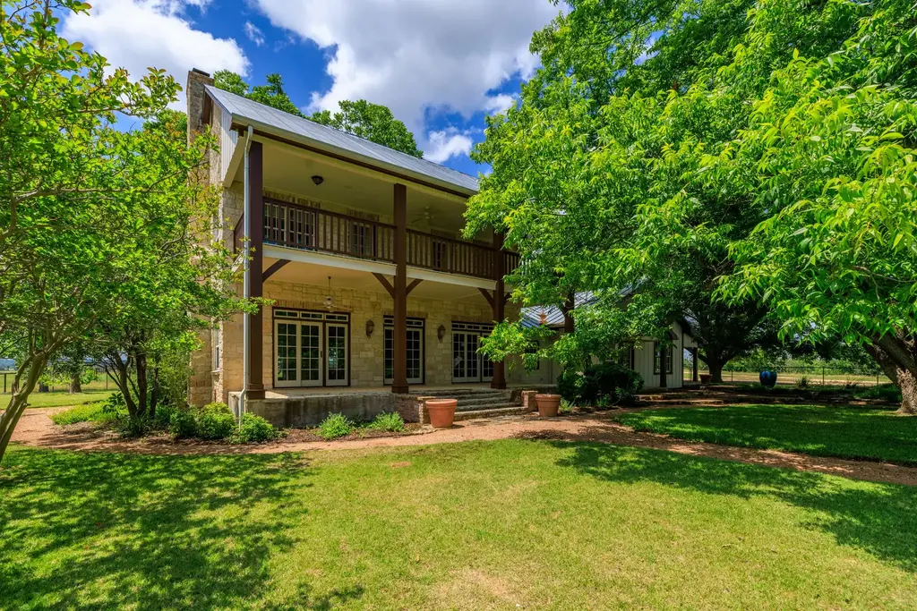 249 Eureka Ln, Fredericksburg