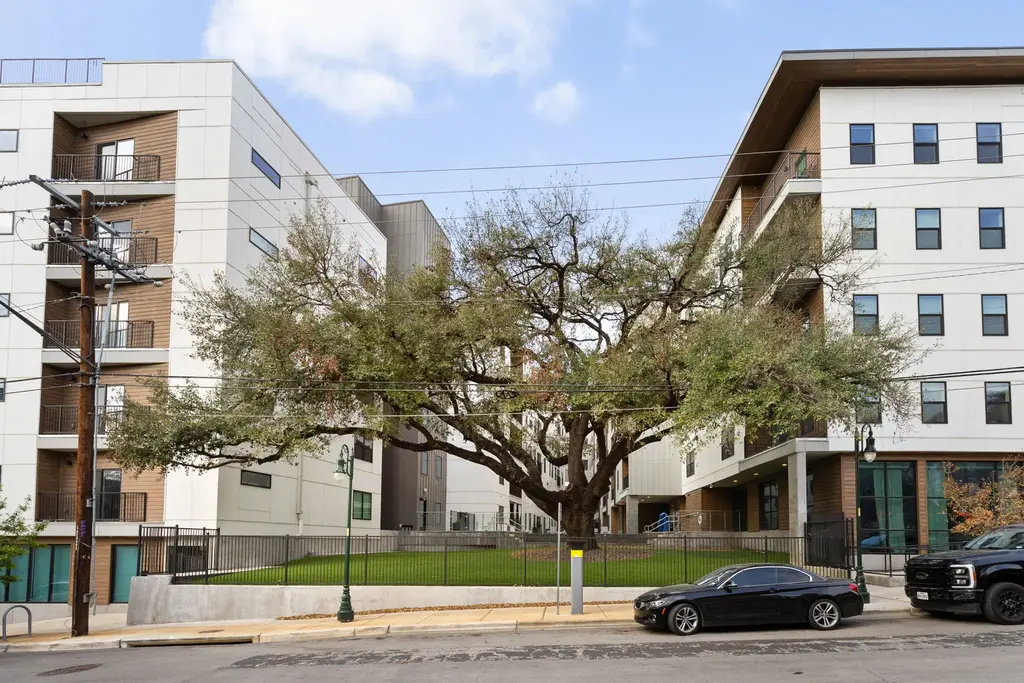 2500 Longview St 405, Austin