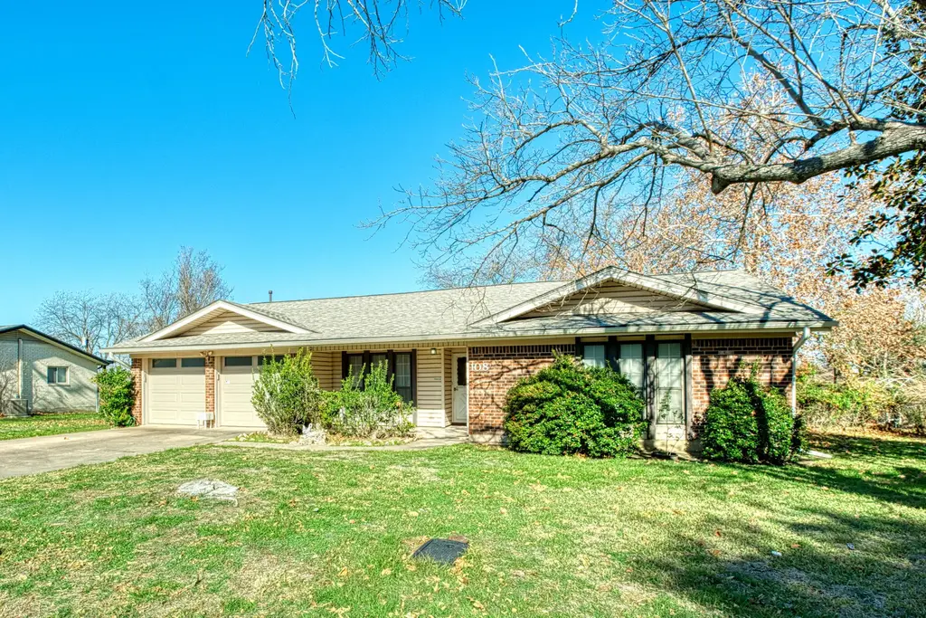 108 Fairlane Dr, Round Rock