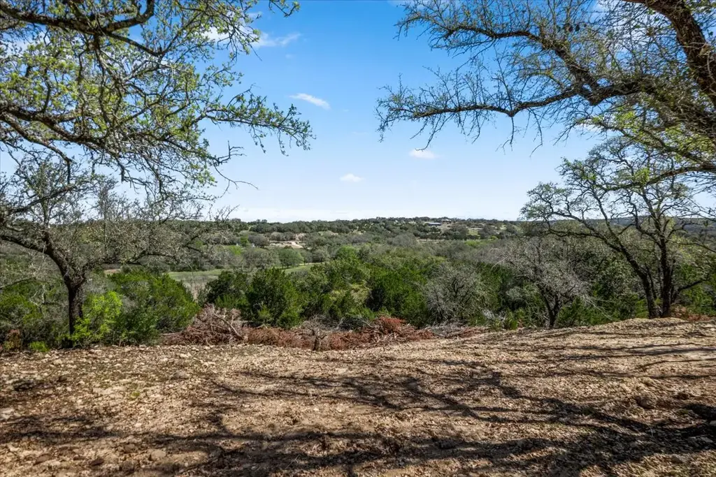 25723 Hamilton Pool Rd, Round Mountain