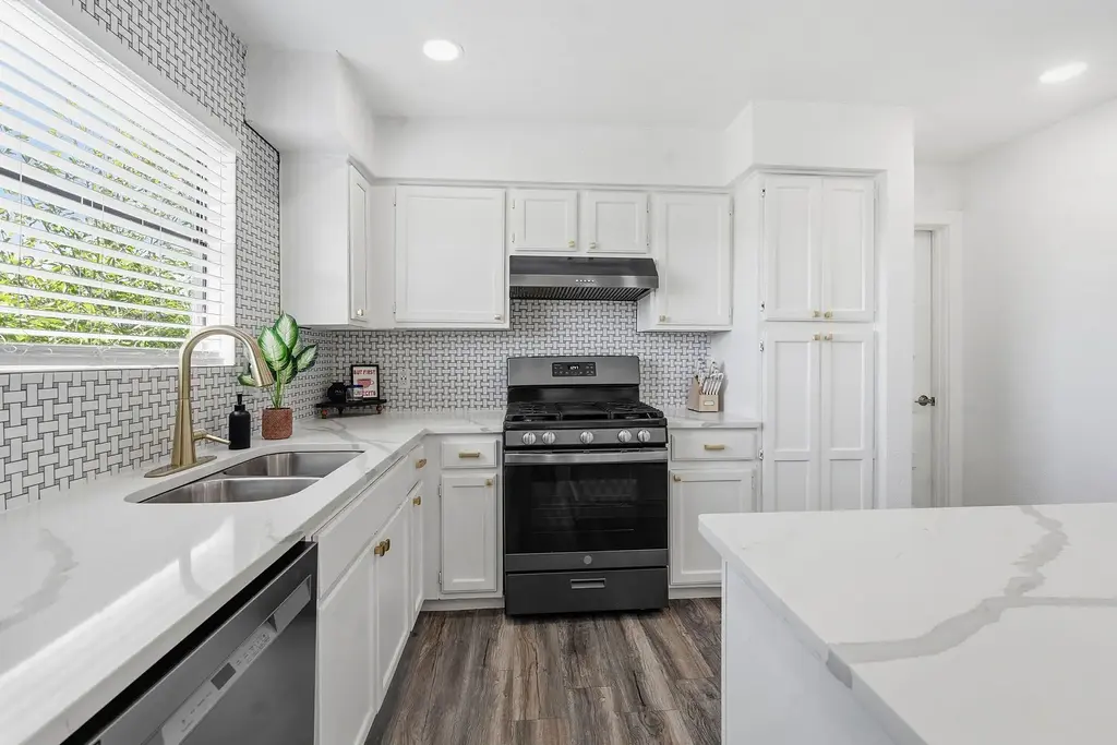 5800 Pinon Vista Dr, Austin