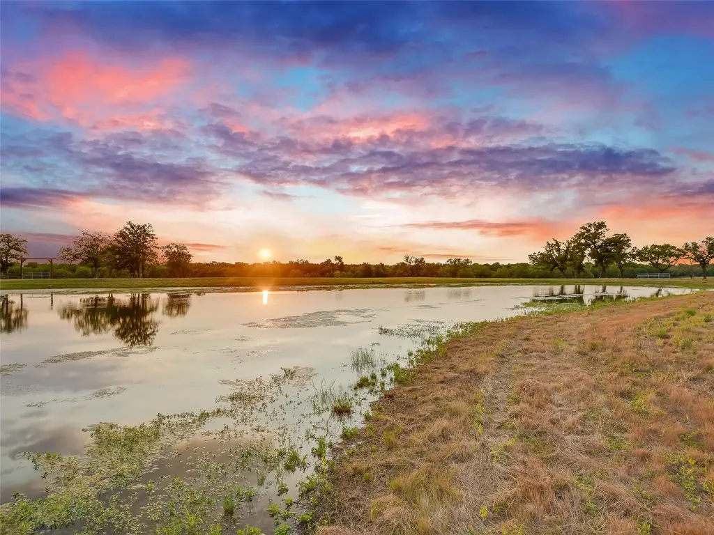 762 Karisch Rd, Giddings