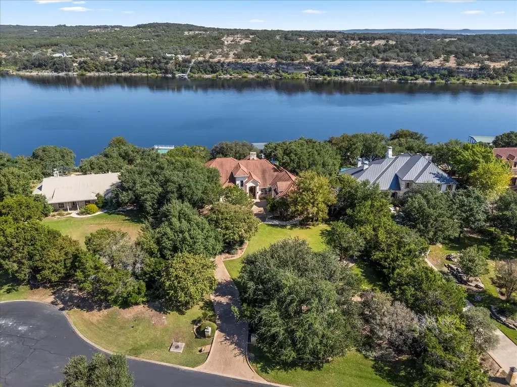 24729 Travis Lakeside Cv, Spicewood
