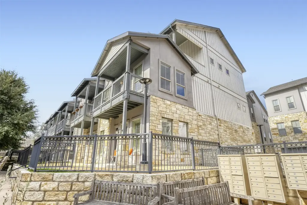2520 Bluebonnet Dr 40, Austin
