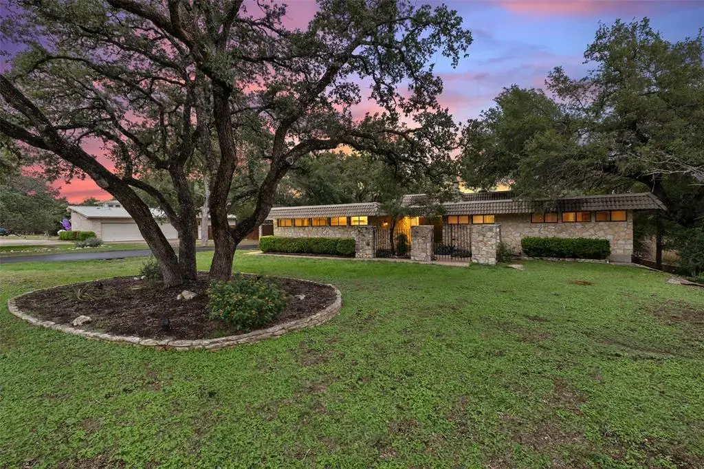 113 Comet, Lakeway