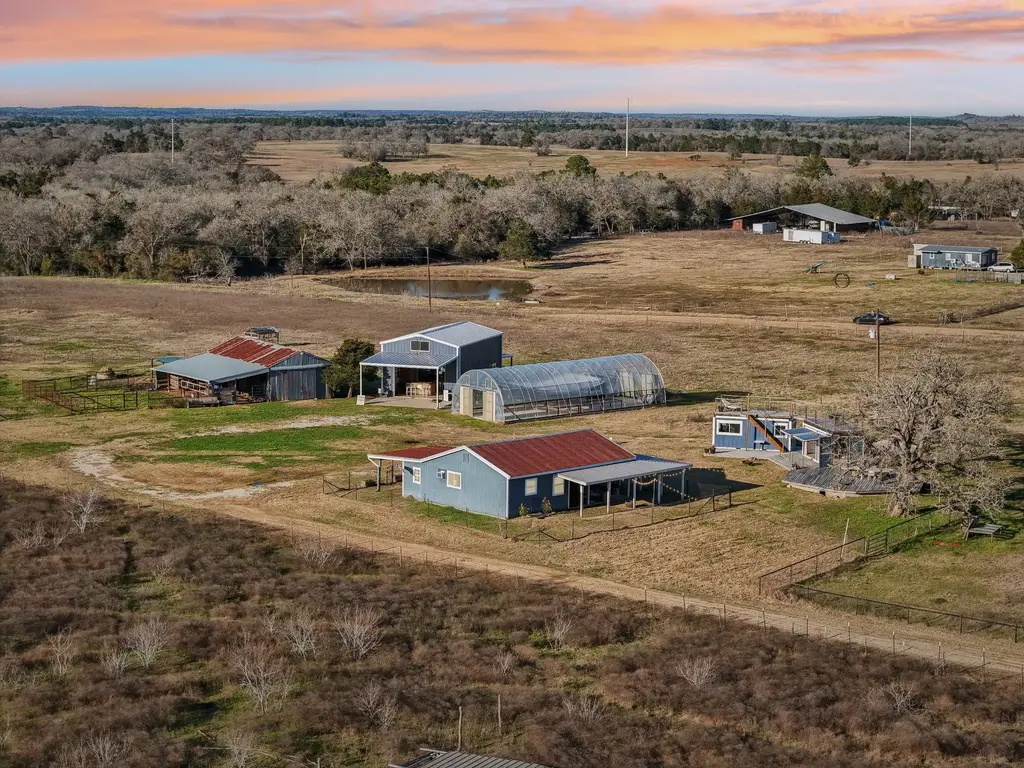 2200 Highway 21 E, Paige