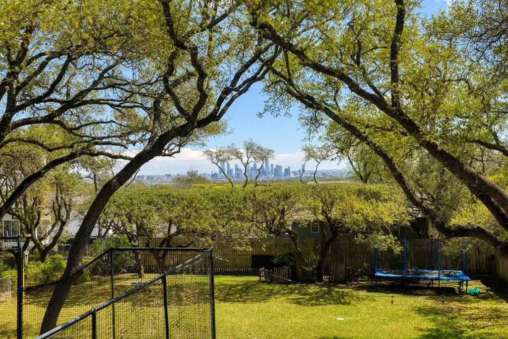 205 Mcconnell Dr, West Lake Hills