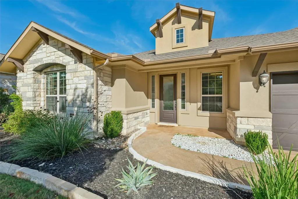 404 Highland Village Dr, Lakeway