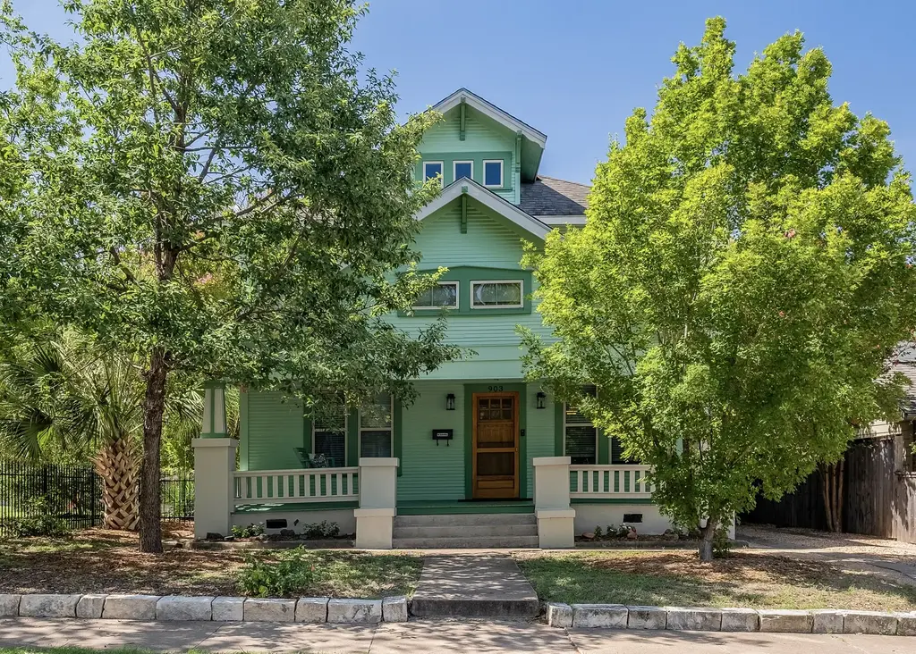 903 E 14th St, Austin