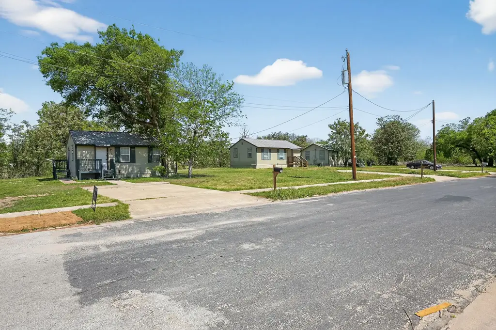 709, 711, And 713 Bremser Ave, Killeen
