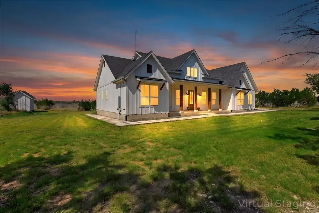 300 County Road 220, Florence