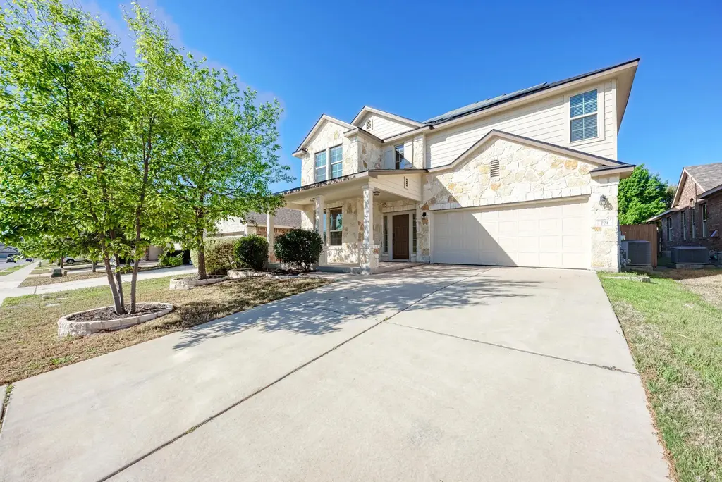 701 Schefer St, Leander