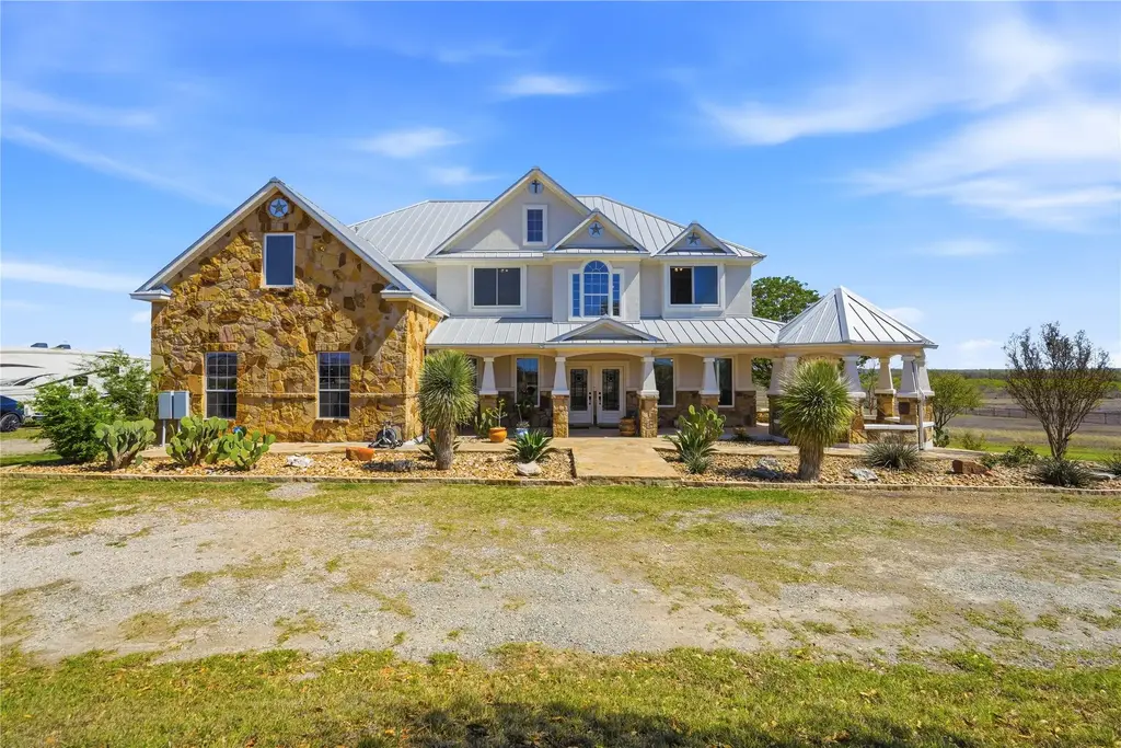 100 Mayfield Ln, Lockhart