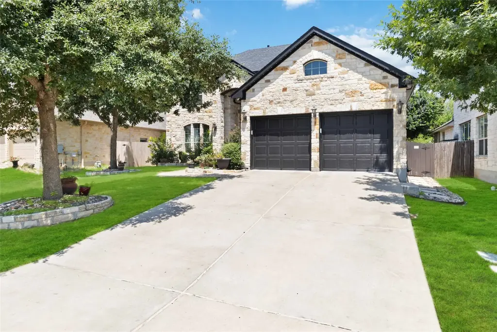 8032 Via Verde Dr, Austin
