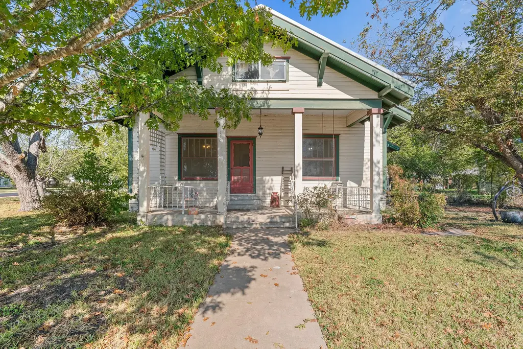 110 W Pecan St, Hutto