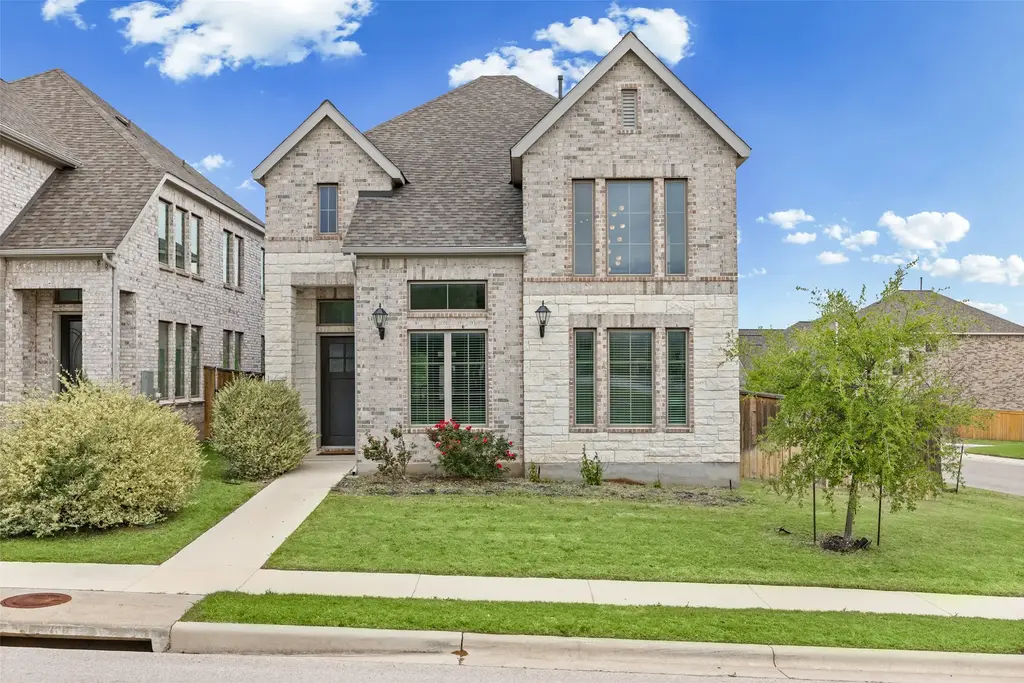 904 Azul Lagoon Dr 11, Leander