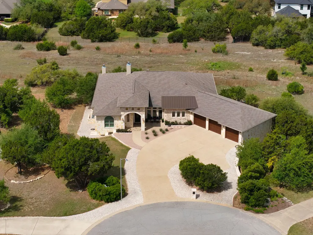 250 Sandy Creek Cv, Driftwood
