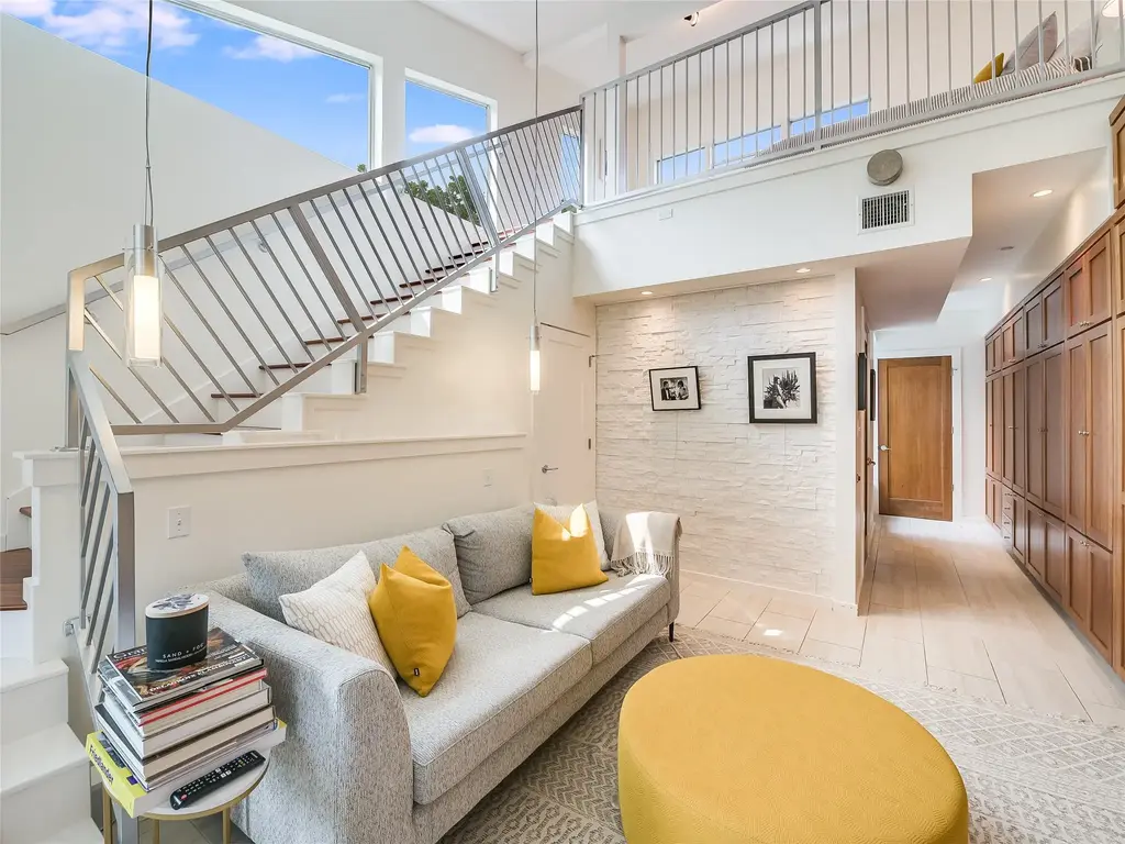 1621 W 12th St A, Austin
