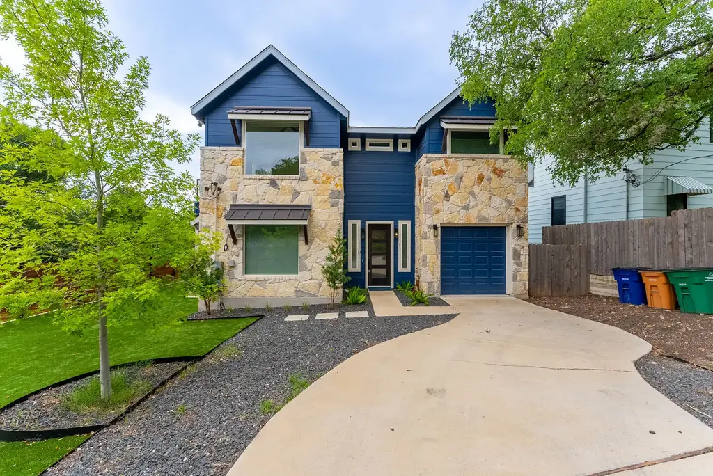 1101 Summit St 1, Austin