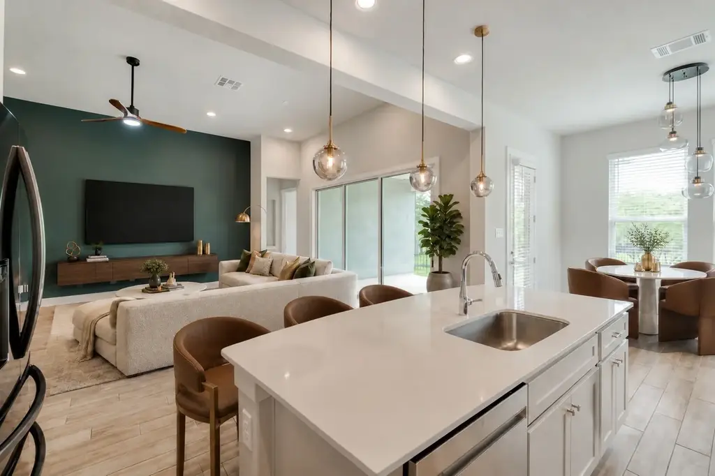 359 Raptor Beak Way, Cedar Creek