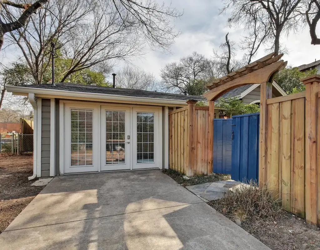1909 Winsted Ln, Austin