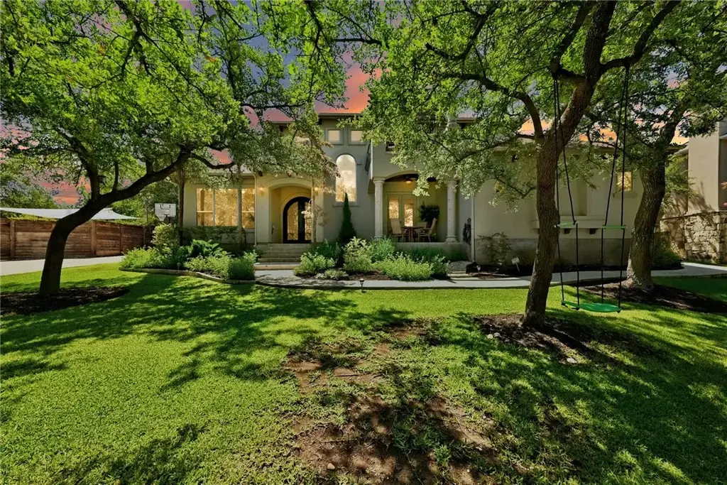 1005 Ottawa Dr, Austin