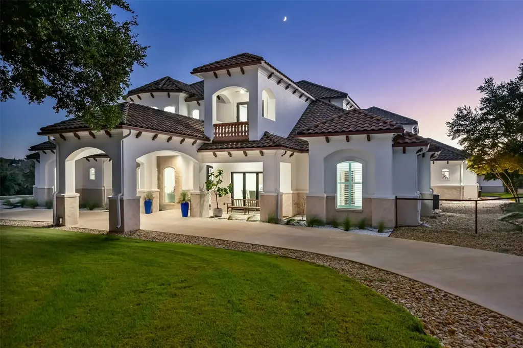 1355 Crystal Springs Ct, Salado