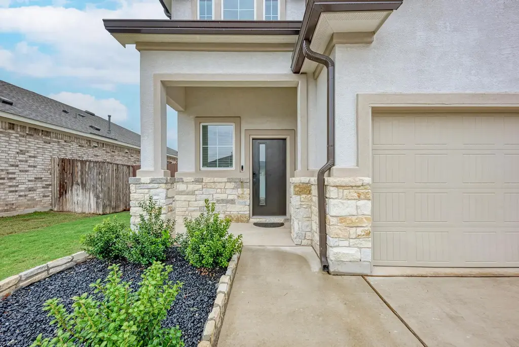 18217 Emu Ln, Manor