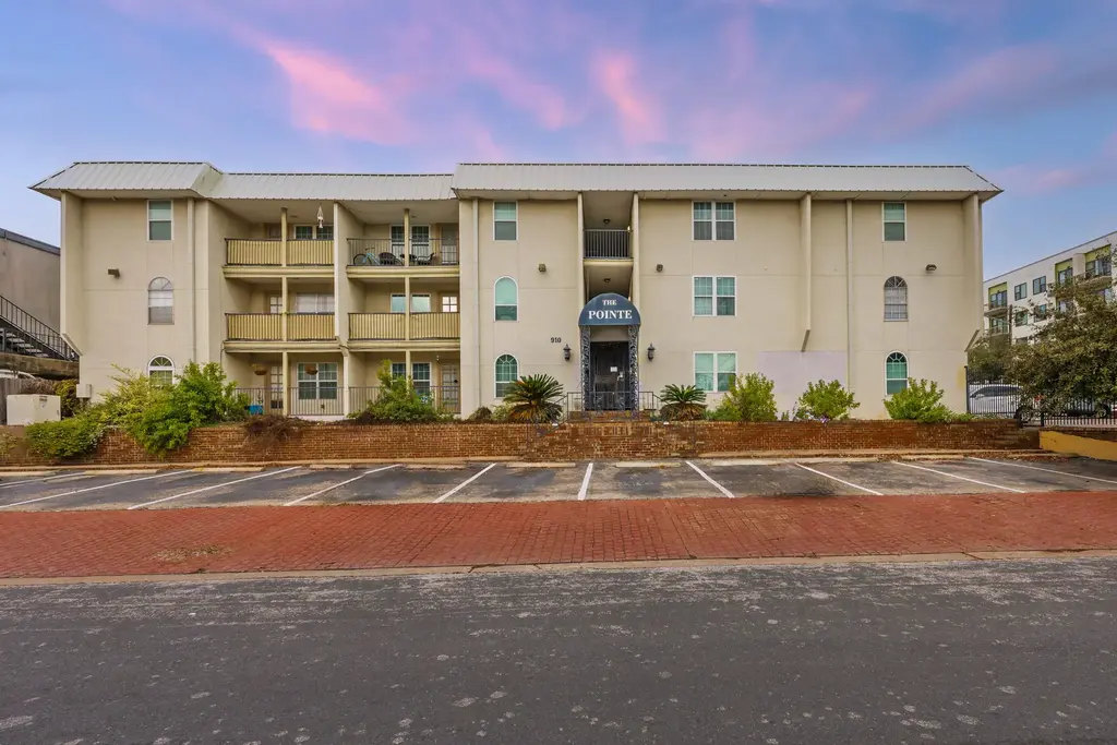 910 Duncan Ln 50, Austin
