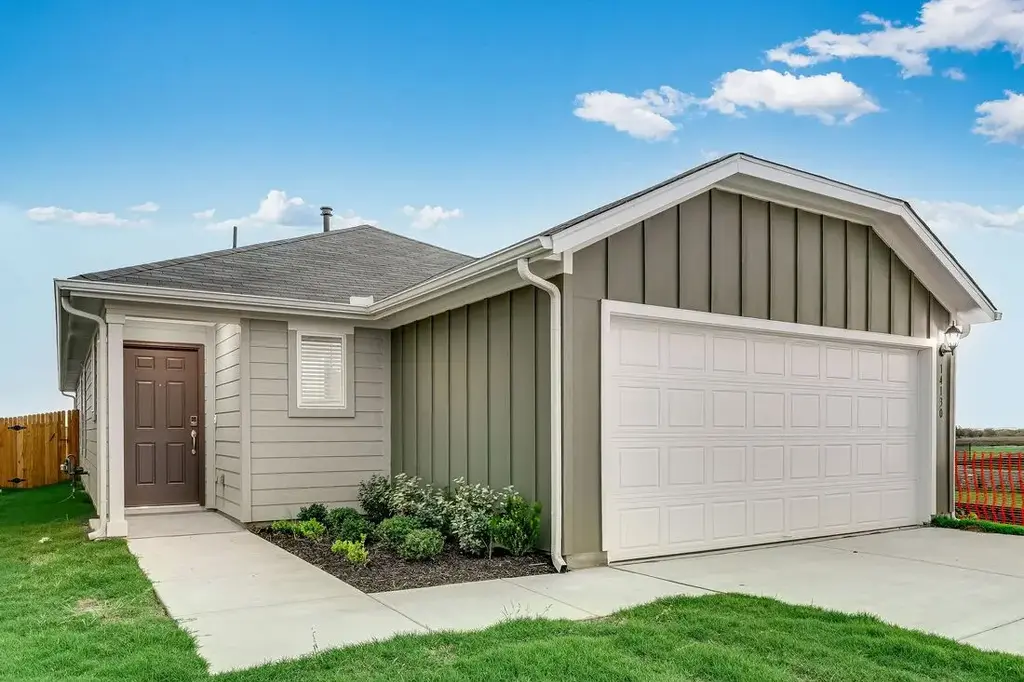 14130 Edna Maxine Walk, Del Valle