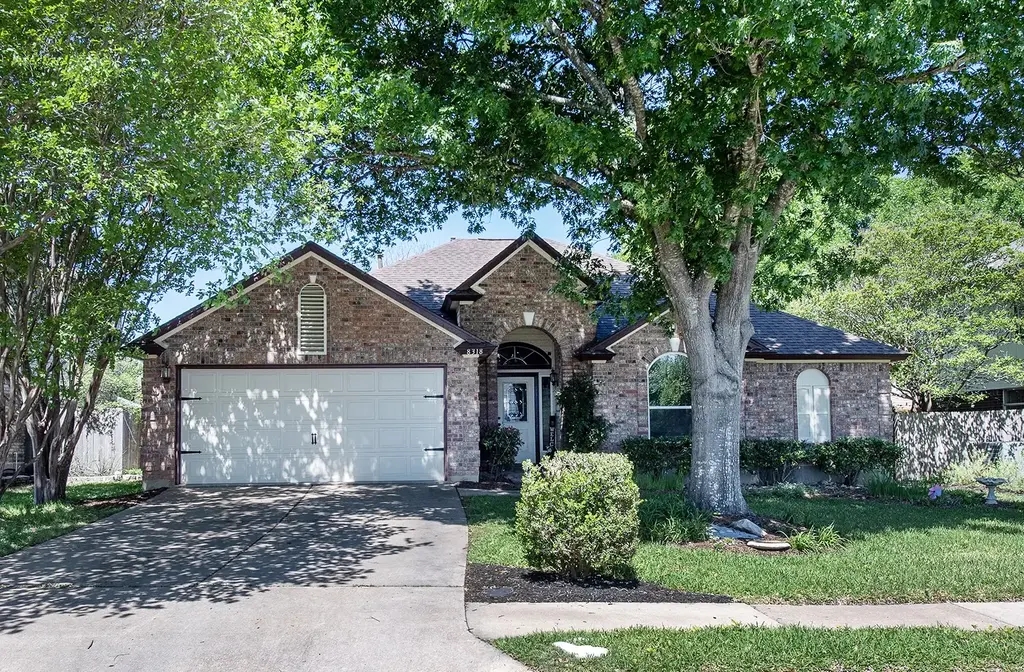 8318 Glen Canyon Dr, Round Rock