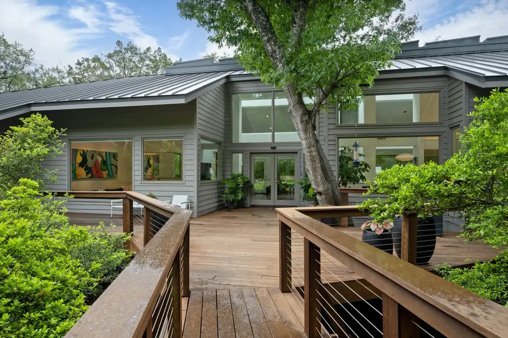6 Las Brisas Dr, West Lake Hills