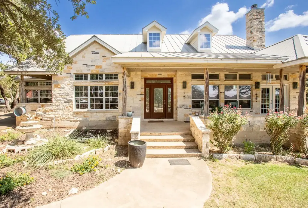 2010 County Road 233, Florence