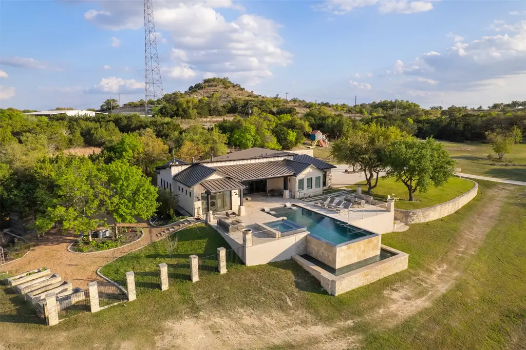 101 Rolling Hills Rd, Blanco
