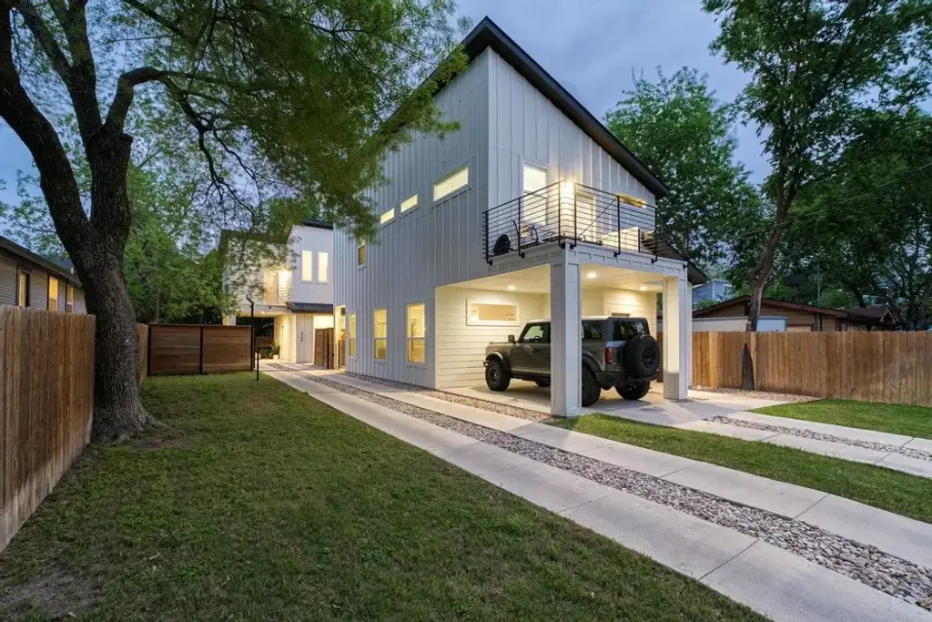 913 Valdez St A & B, Austin