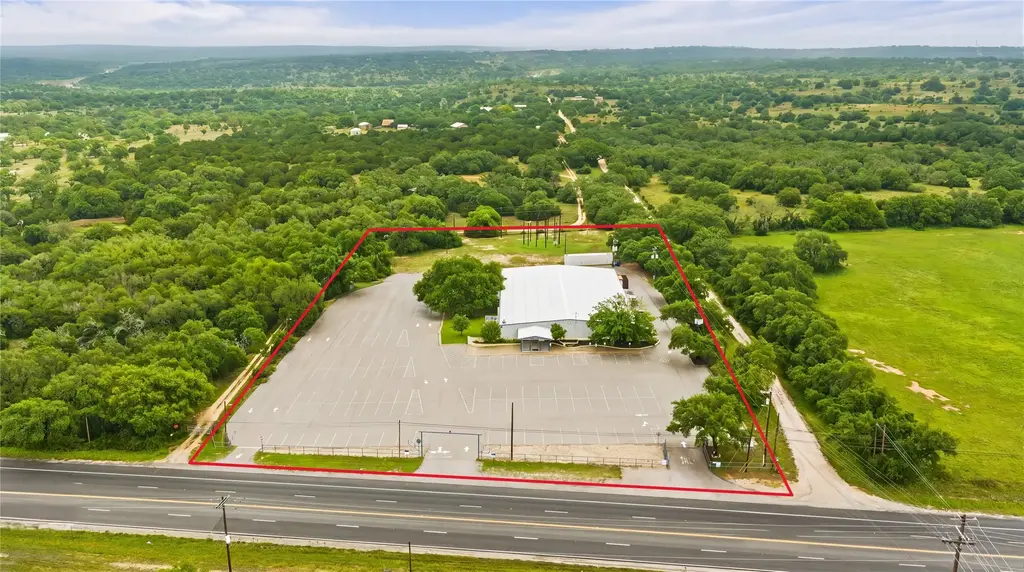 1506 N Us Hwy 281, Johnson City