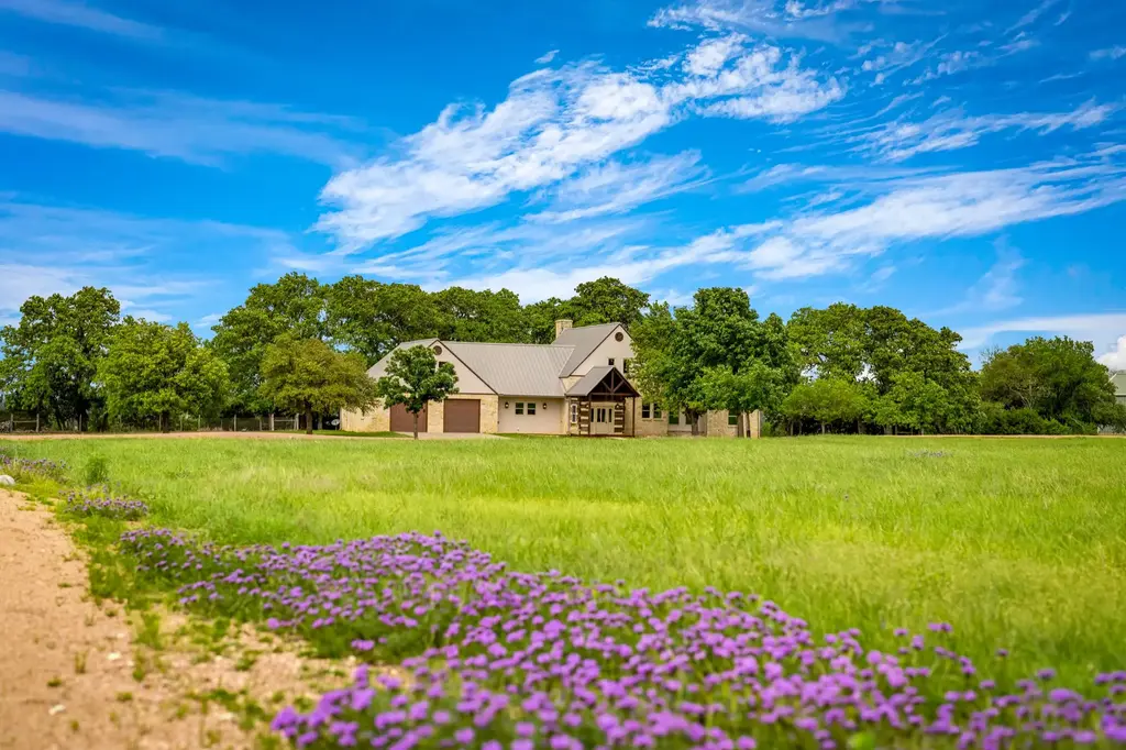 810 Clear Creek Ln, Fredericksburg
