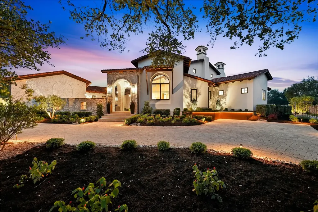 112 Paloma Pt, Georgetown