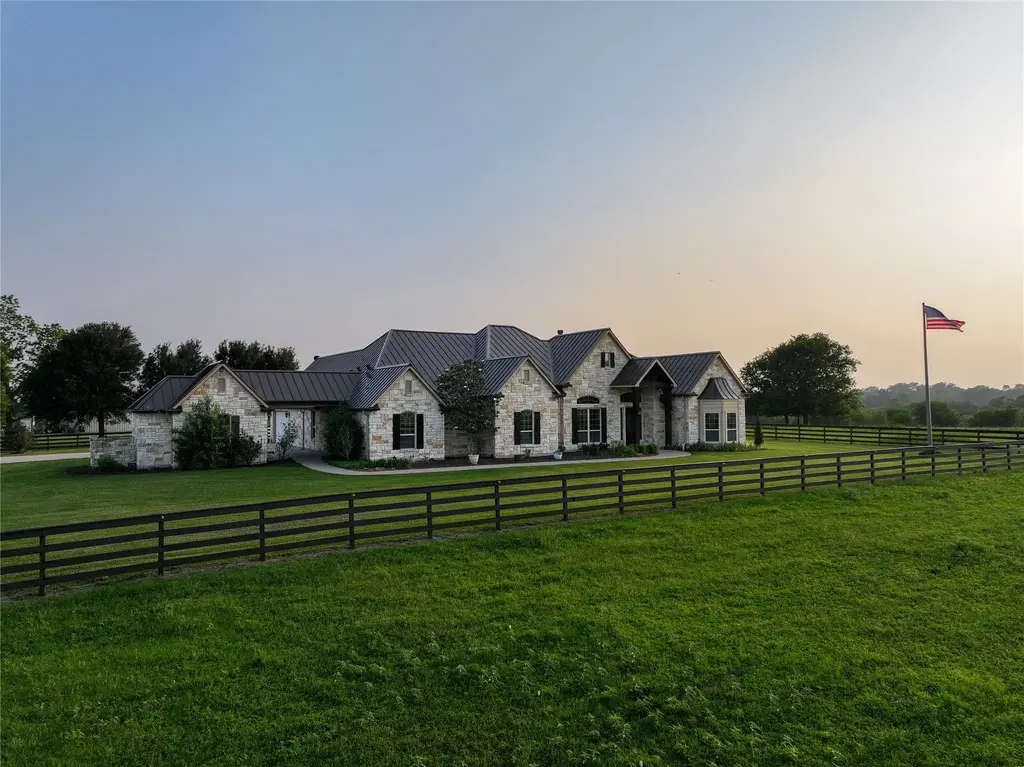 8271 Fm 529 Rd, Bellville