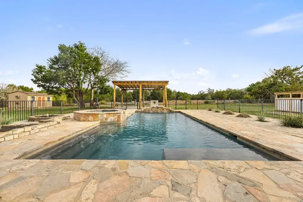 911 Oak Meadow Dr, Dripping Springs