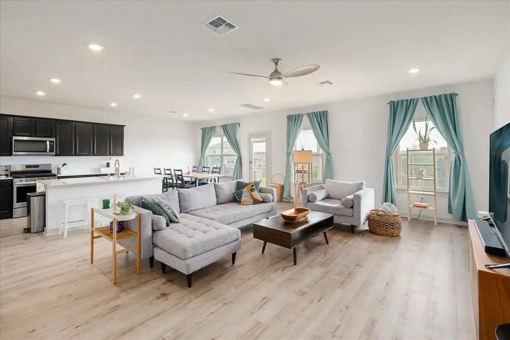 2109 Ettalee Ct, Austin