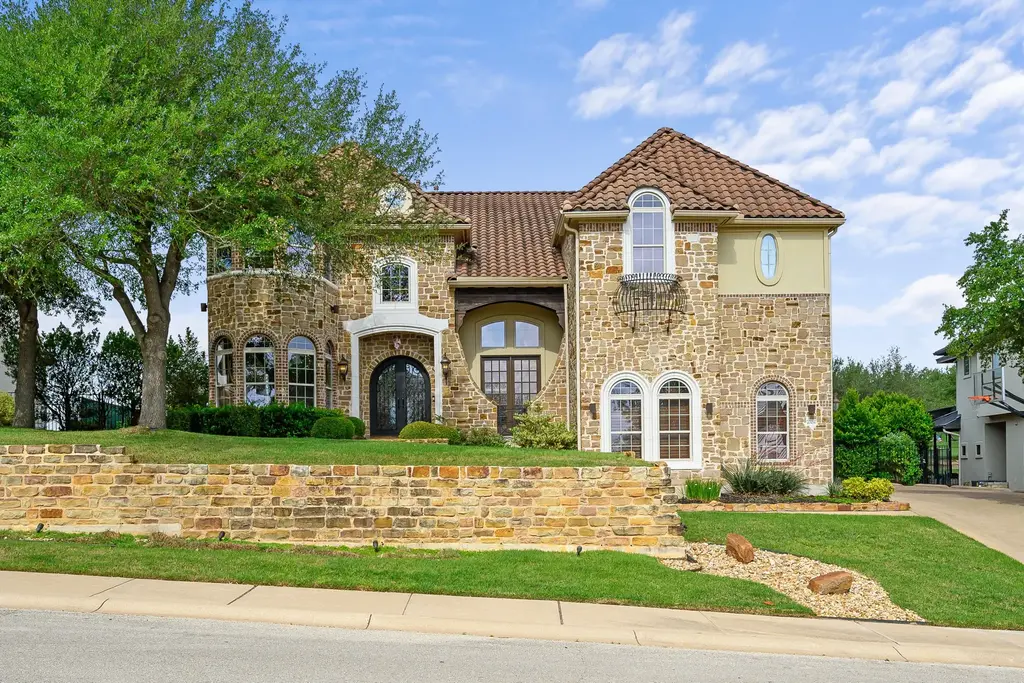 4008 Sugarloaf Dr, Austin