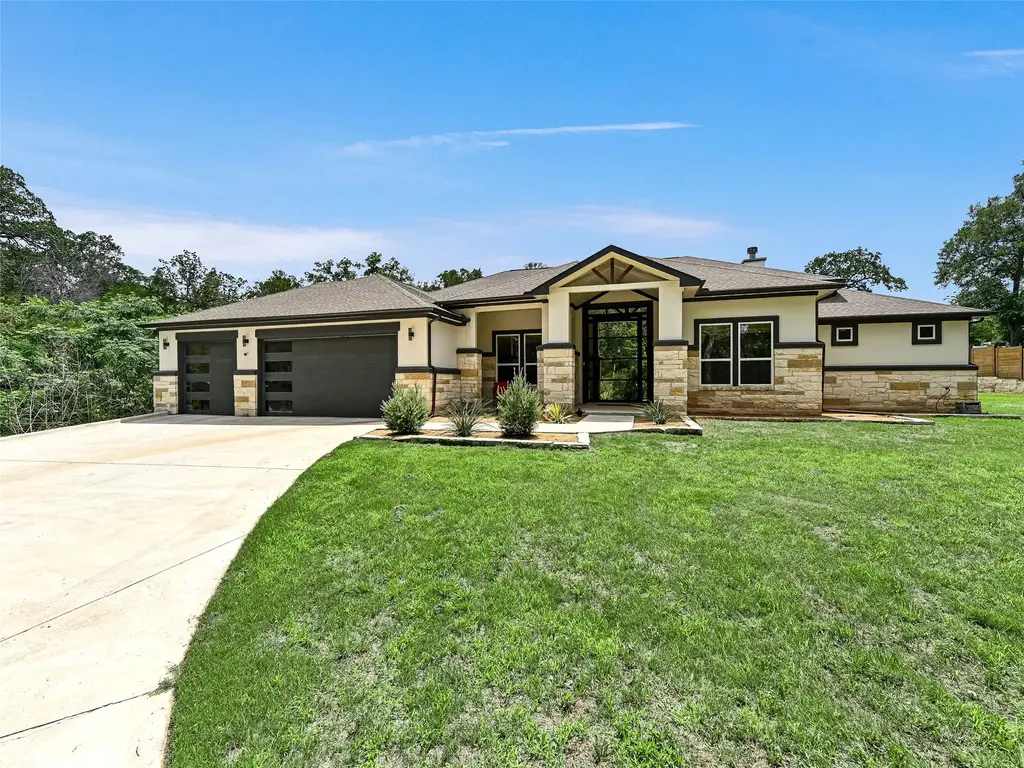427 State Highway 304, Bastrop