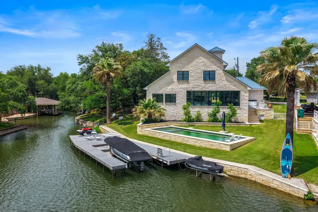 1110 County Road 132a, Kingsland