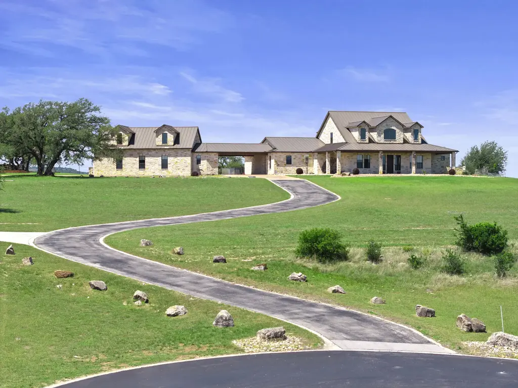 297 Kylie Rae Ct, Round Mountain