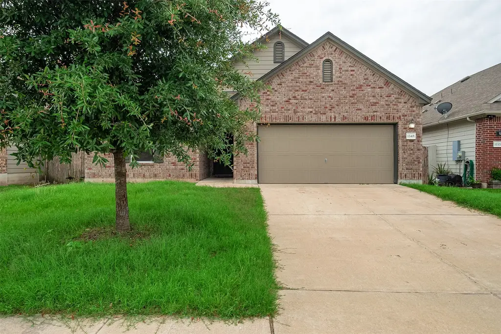 12401 Franklin D Roosevelt St, Manor