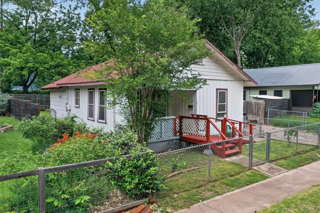 1912 Holly St, Austin